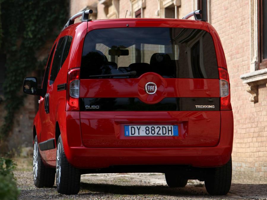  Fiat Qubo Trekking 2009 года  (фото 12 из 16)